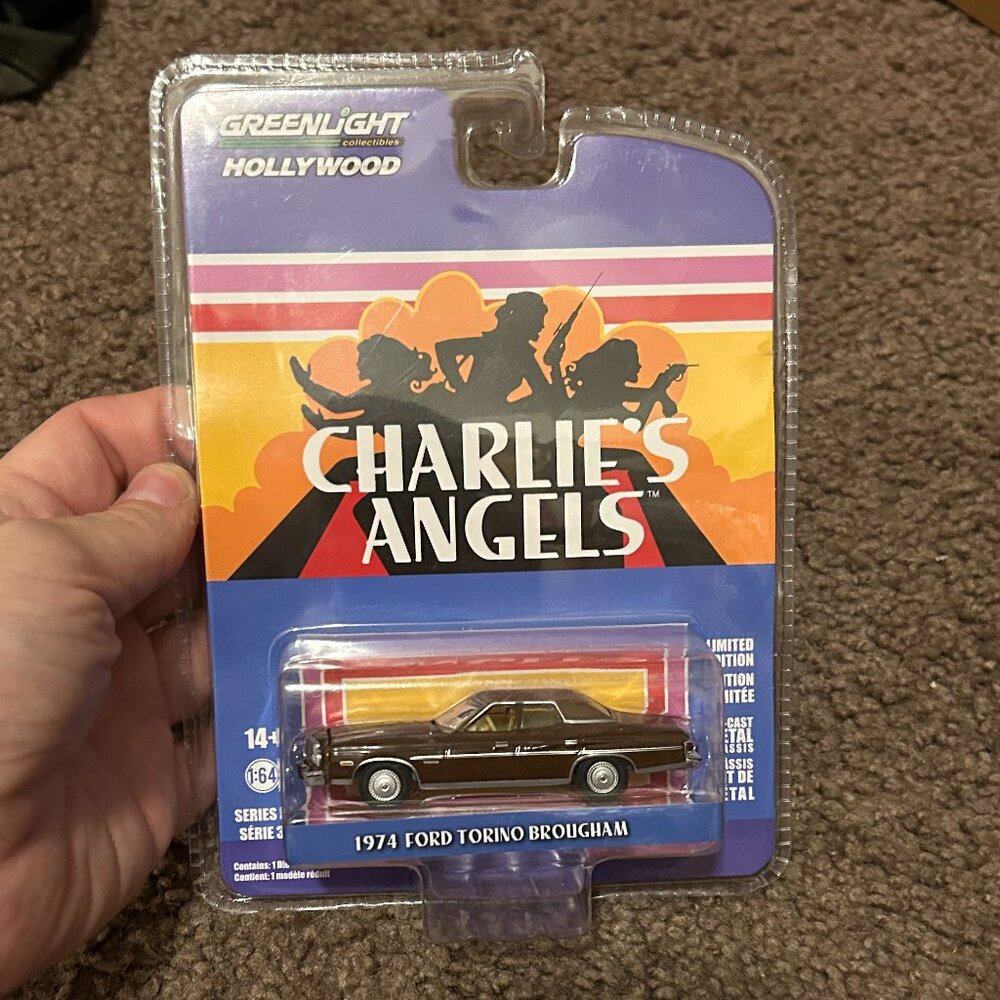 Charlie's Angels Greenlight 1:64 Hollywood Series 37 1974 Ford Torino Toy Car